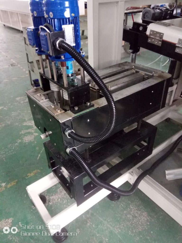 Mini wave solder for small and medium quantity production